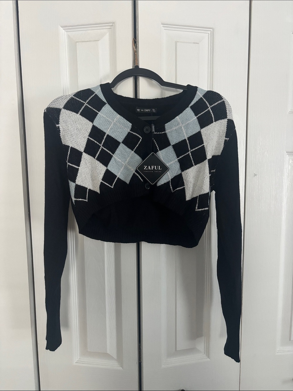 Zaful Black and Light Gray Argyle Cropped Cardigan